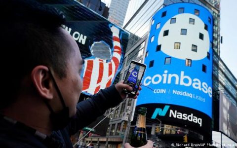 深度拆解Coinbase：从加密之王到开放式金融系统，荣耀与风险并存
